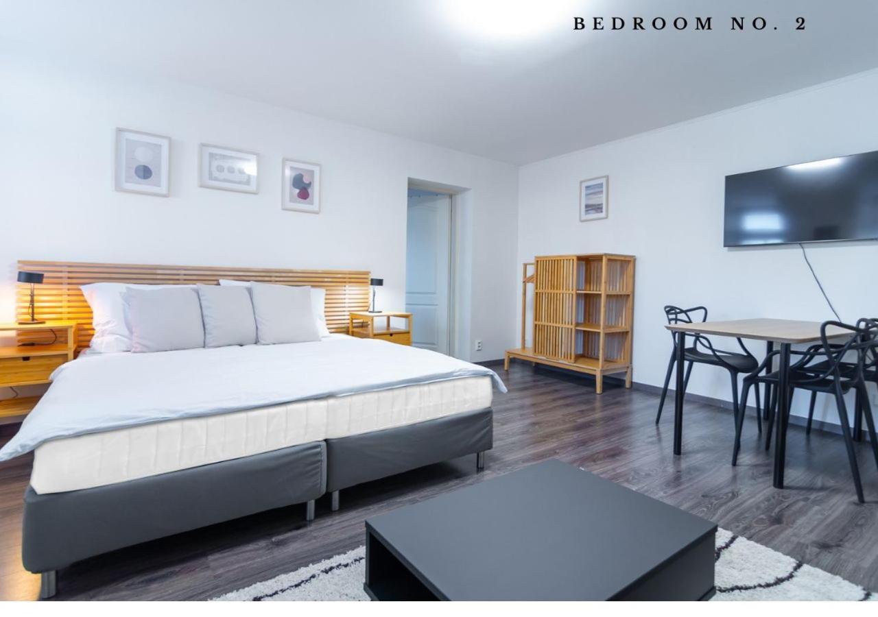 The Bookhouse, 5-Bedroom Residence By Prague Castle 外观 照片