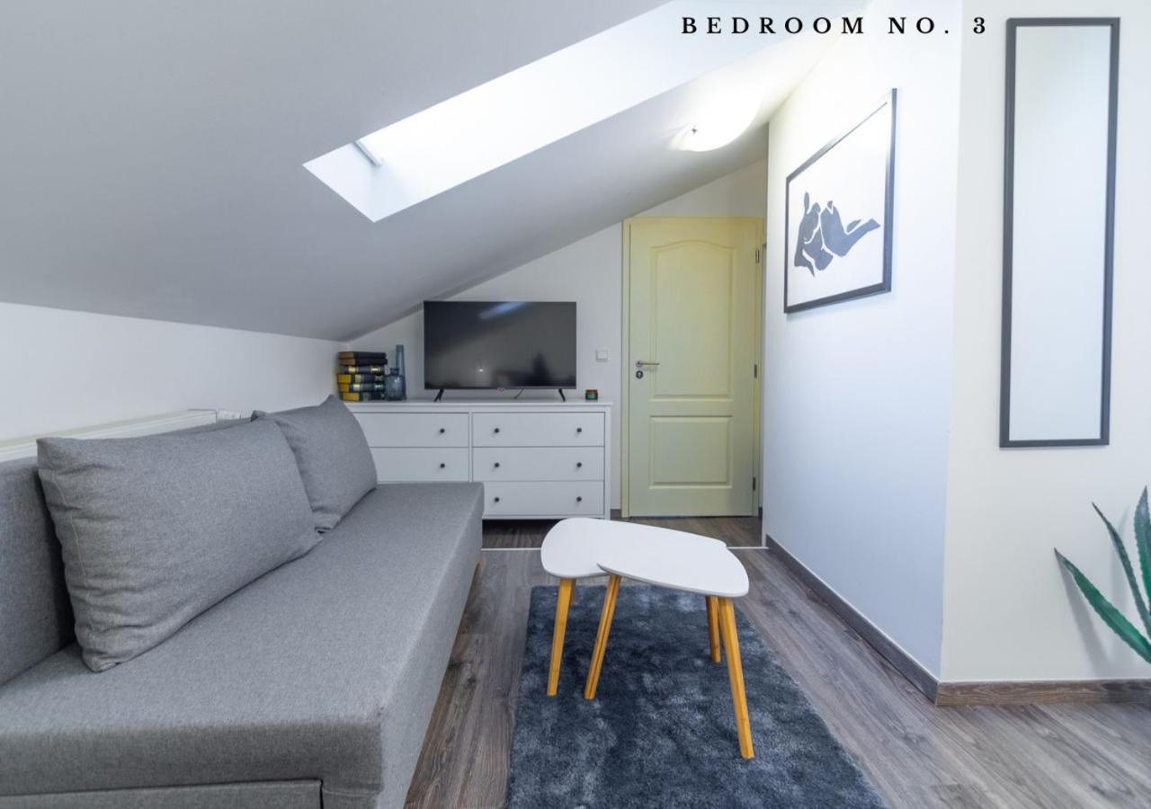 The Bookhouse, 5-Bedroom Residence By Prague Castle 外观 照片