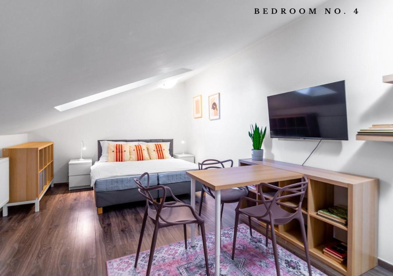 The Bookhouse, 5-Bedroom Residence By Prague Castle 外观 照片